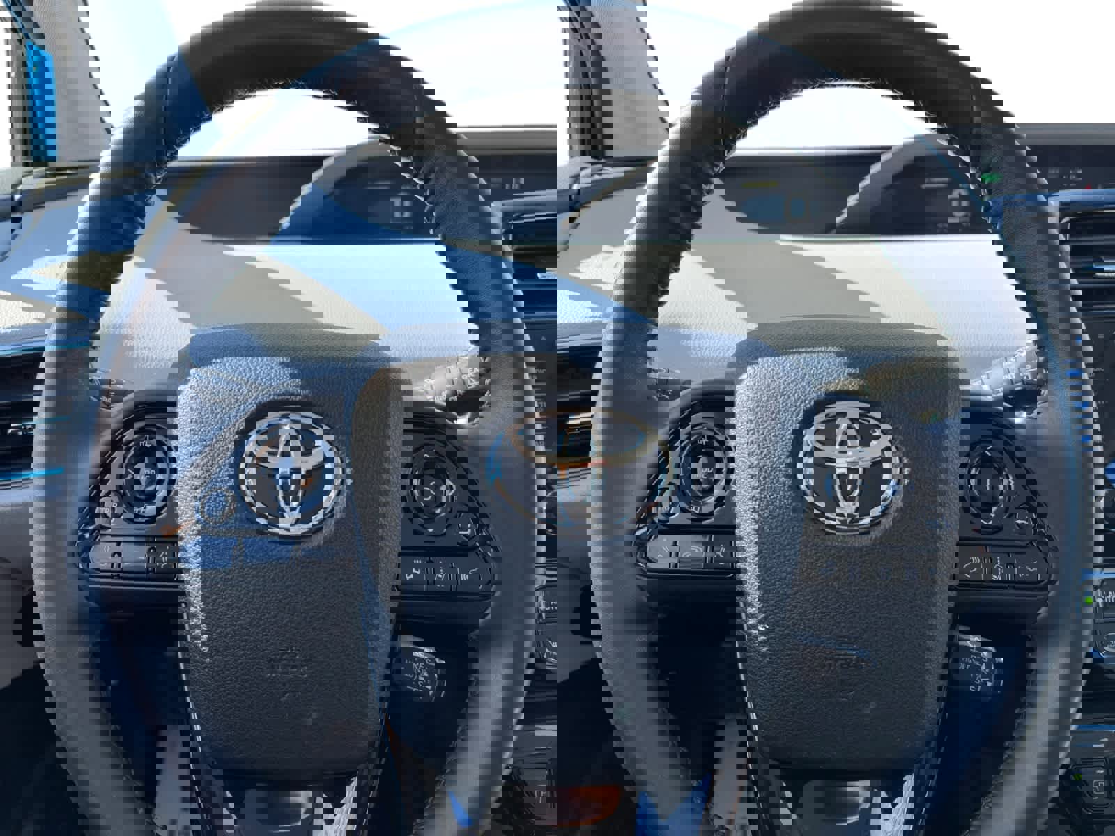 Used 2019 Toyota Prius XLE image 18