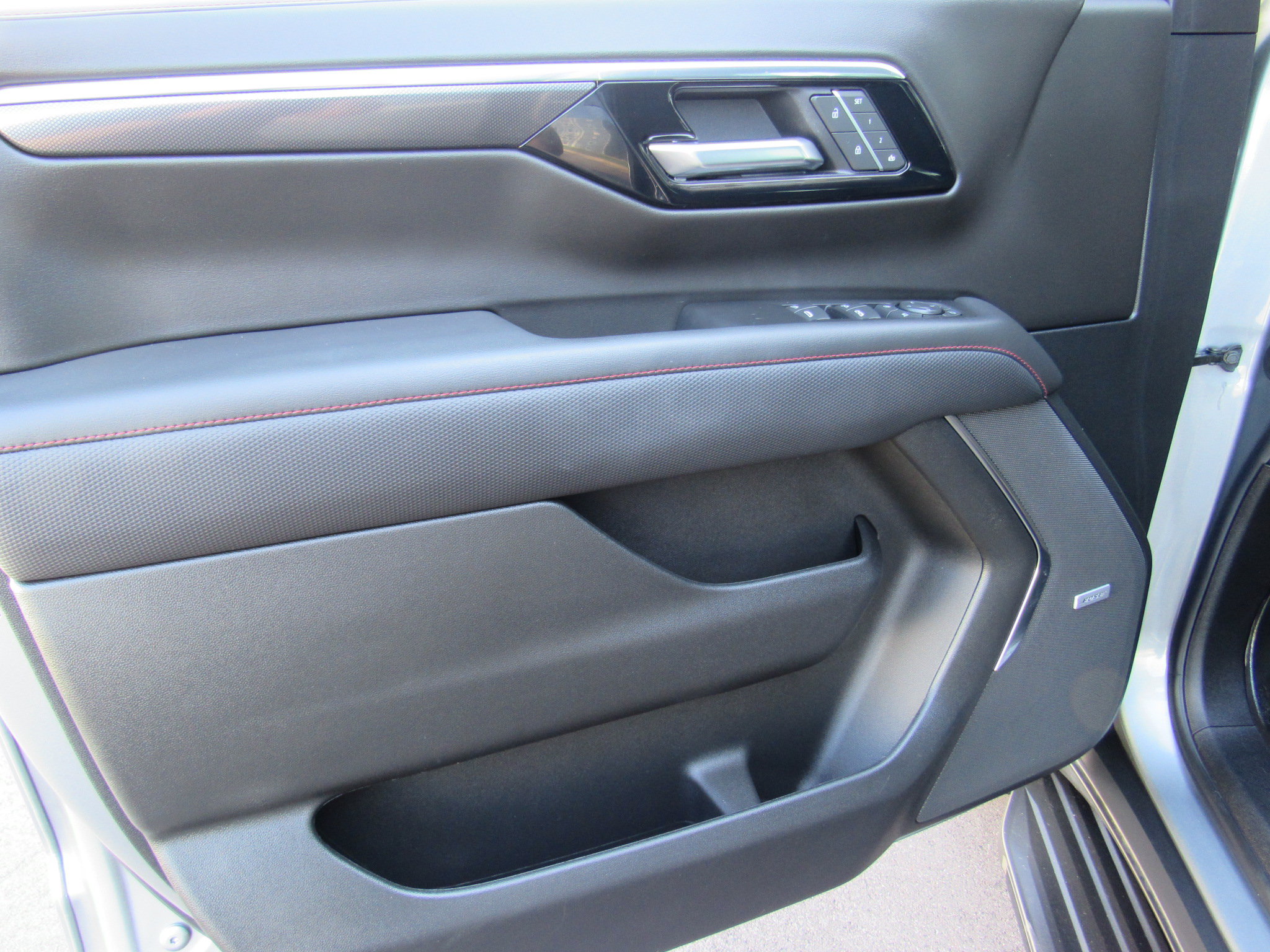 Used 2025 Chevrolet Tahoe RST w/ RST Capability Package AWD/4WD image 11