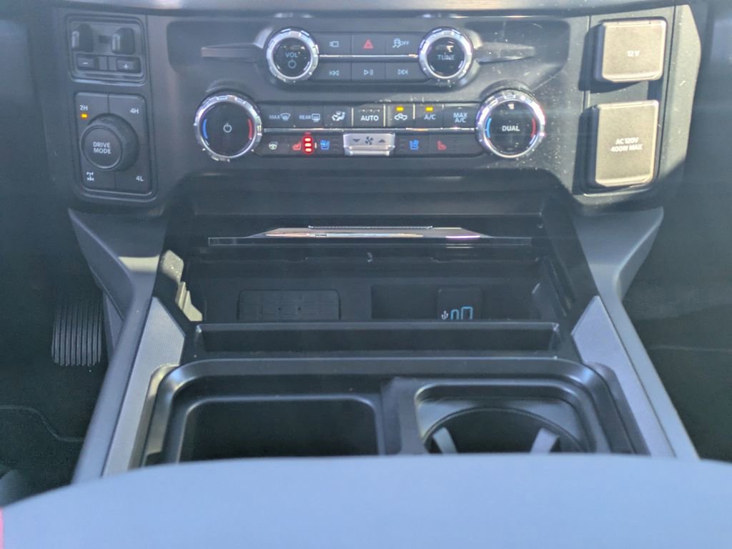 New 2026 Ford F250 Lariat w/ Black Appearance Package image 19