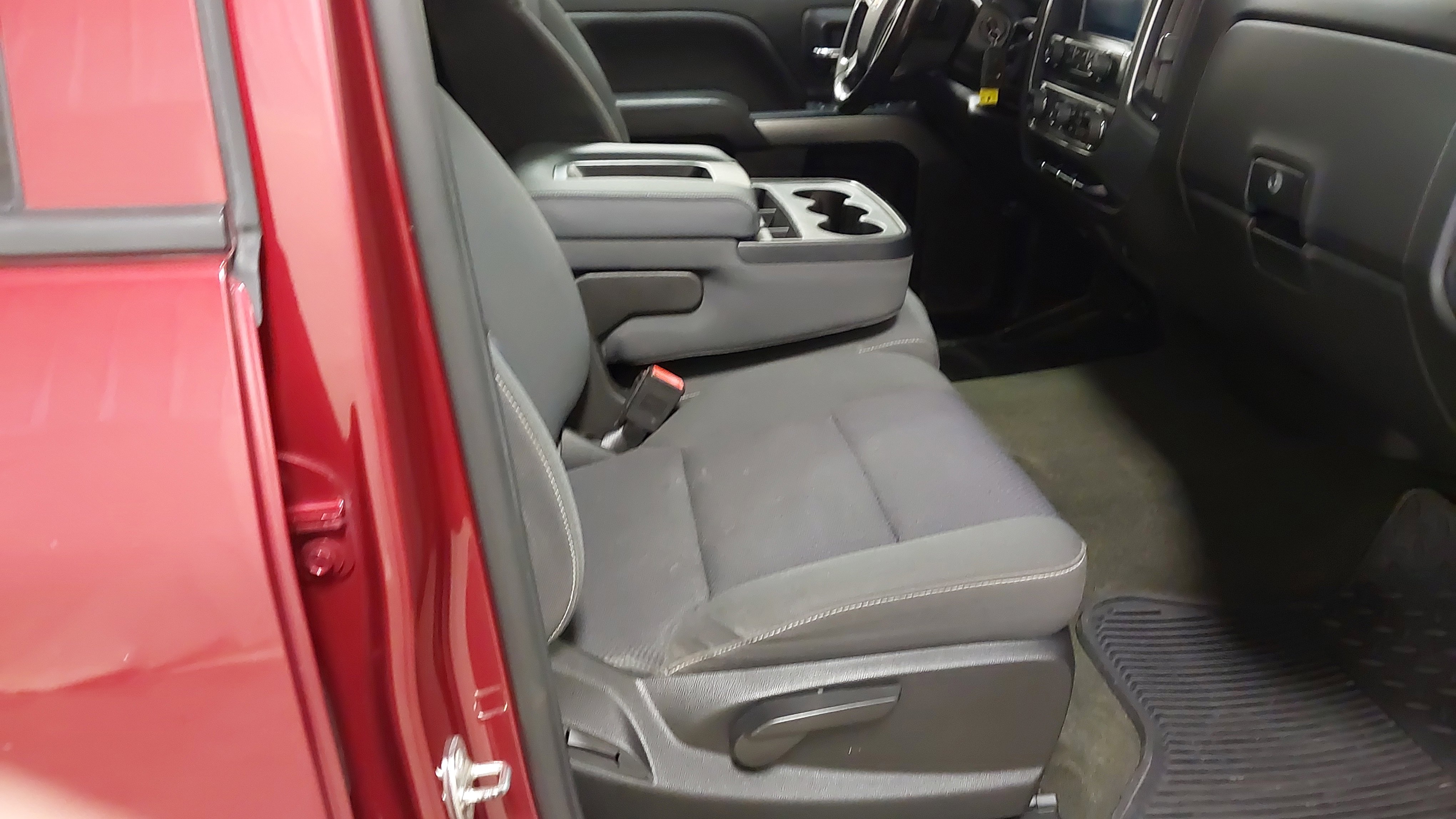Used 2018 Chevrolet Silverado 1500 LT w/ All Star Edition image 28