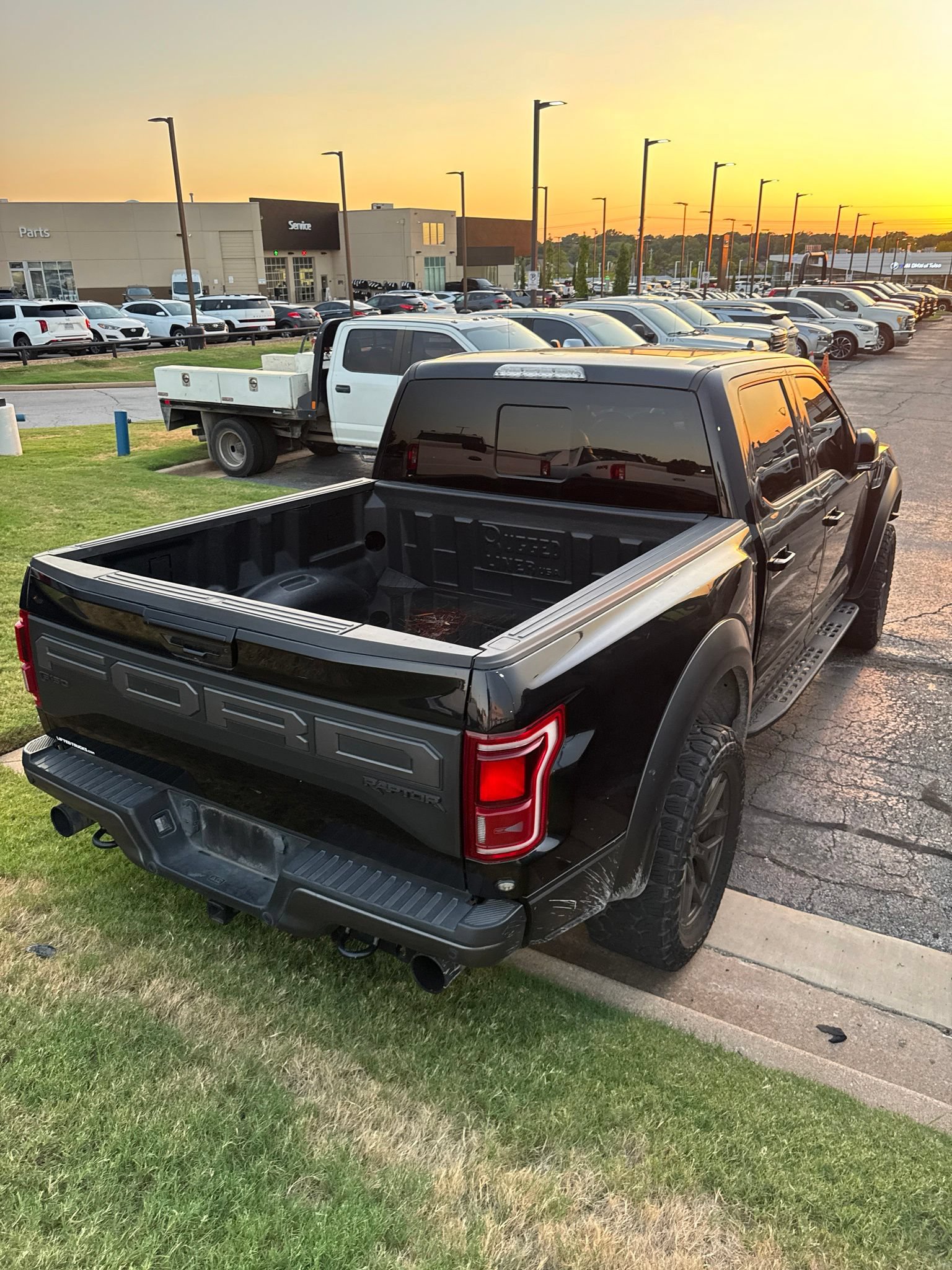 Used 2019 Ford F150 Raptor w/ Equipment Group 802A Luxury AWD/4WD image 3