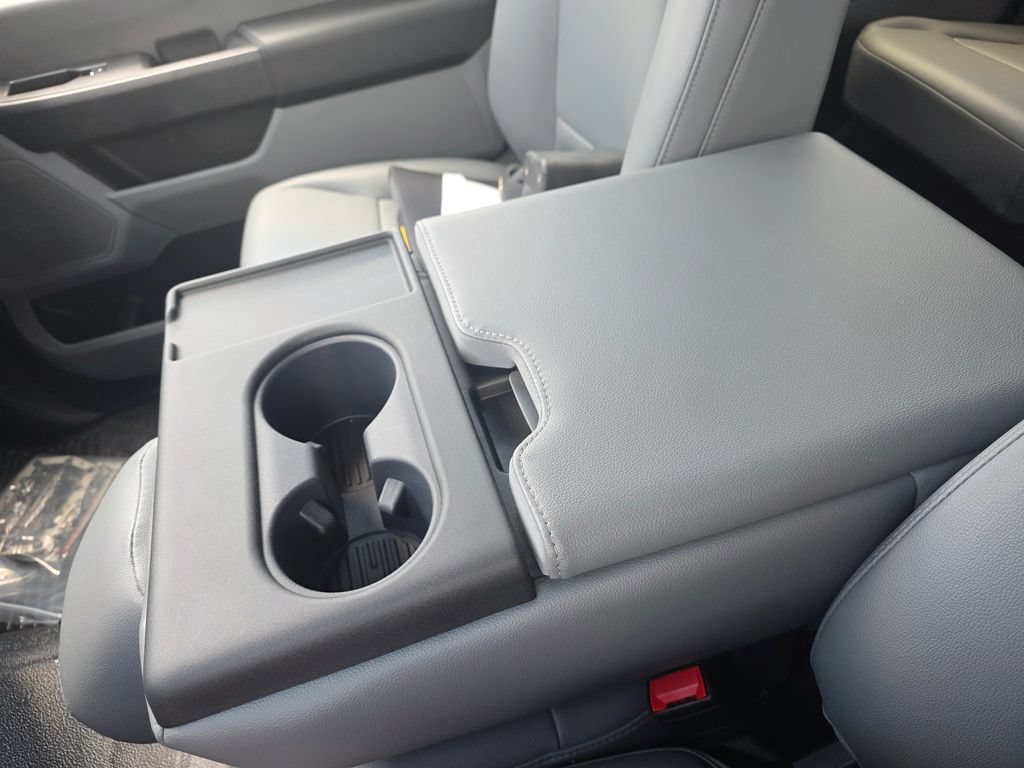 New 2026 Ford F550 4x4 Crew Cab image 35