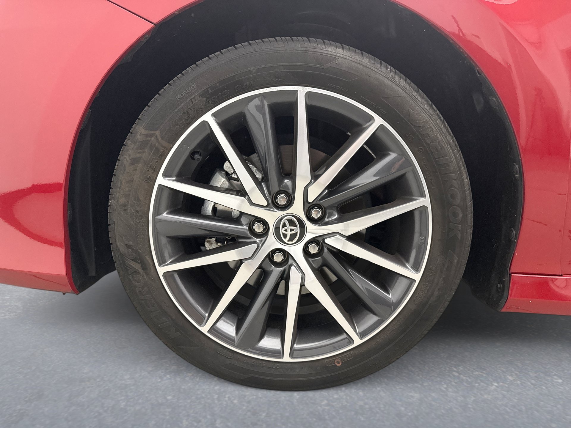 Used 2024 Toyota Camry XLE w/ Cold Weather Package FWD image 23