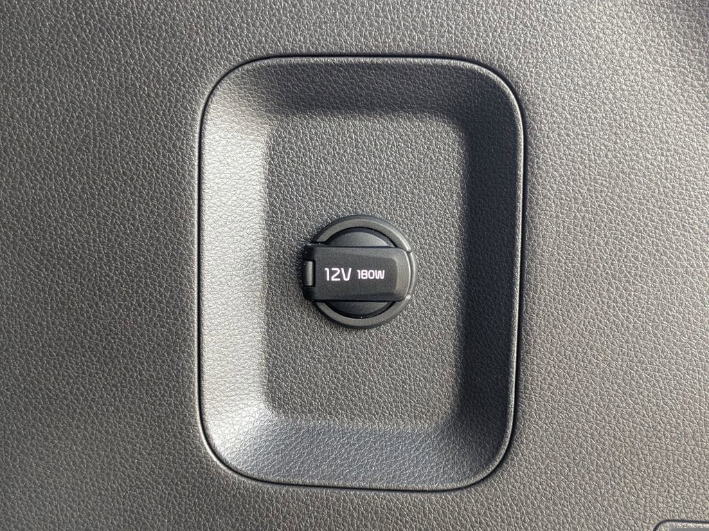 Used 2024 Kia Carnival LX image 13