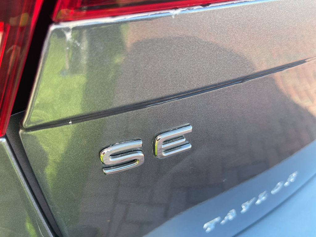 Used 2022 Volkswagen Tiguan SE image 12