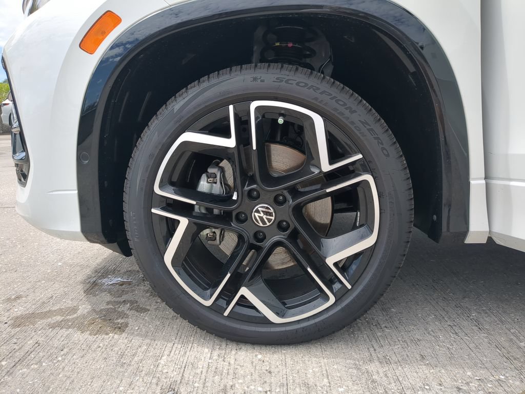 New 2026 Volkswagen Tiguan SEL R-Line AWD/4WD image 33