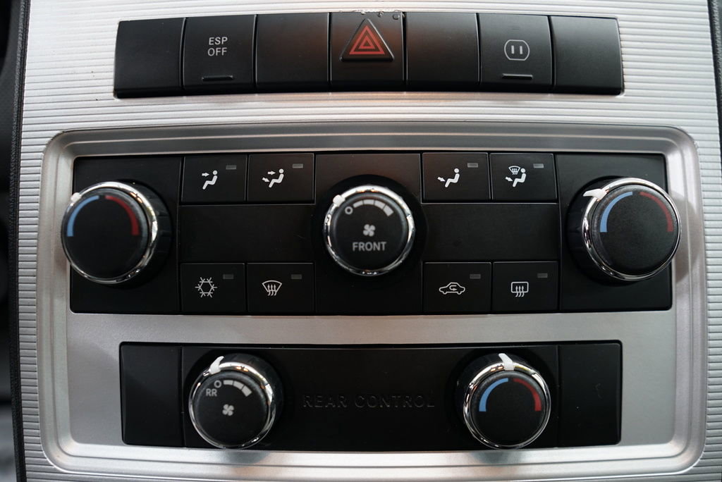 Used 2009 Dodge Journey SXT w/ Flexible Seating Group FWD image 27