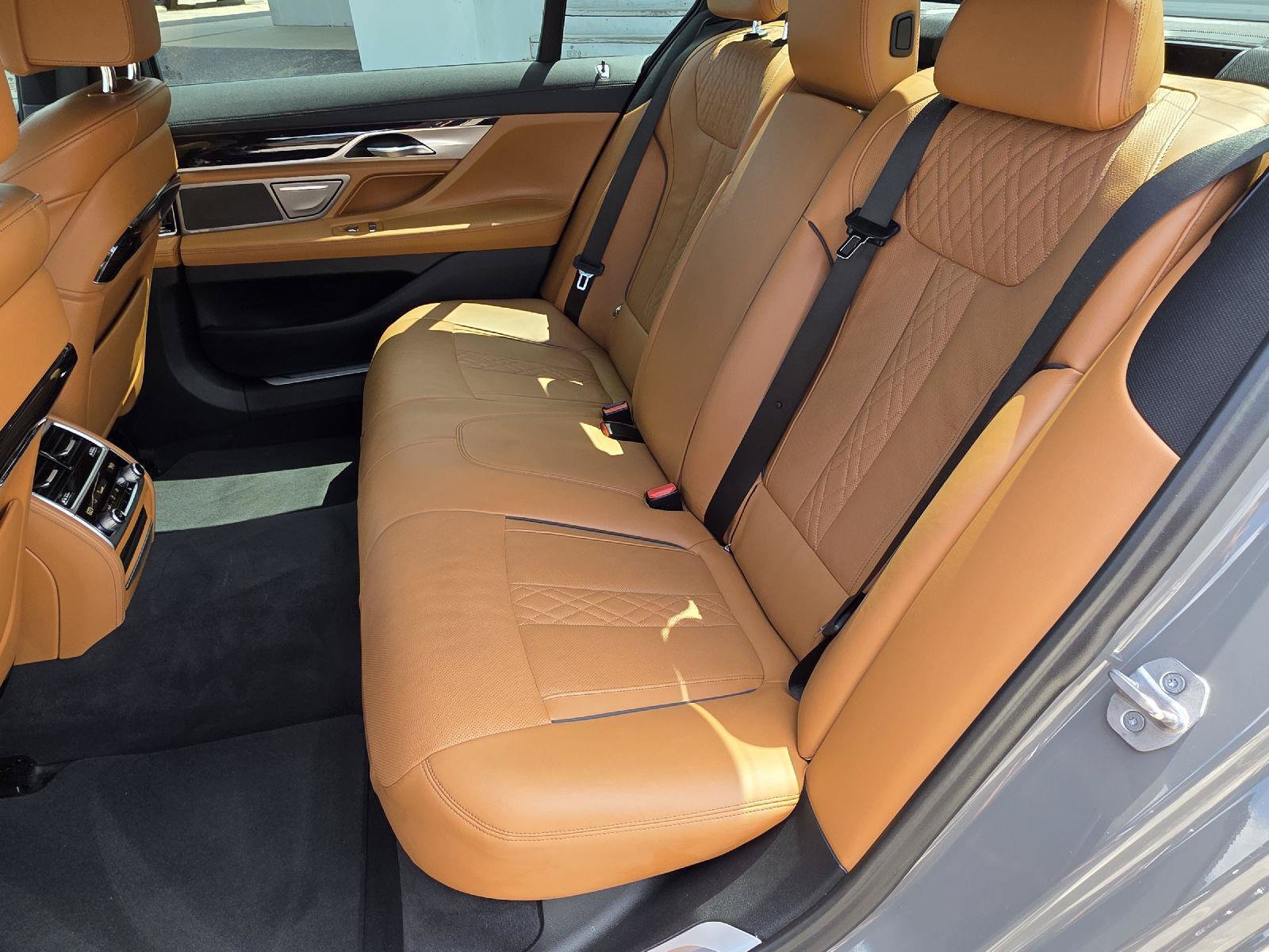 Used 2022 BMW 750i xDrive w/ M Sport Package AWD/4WD image 42