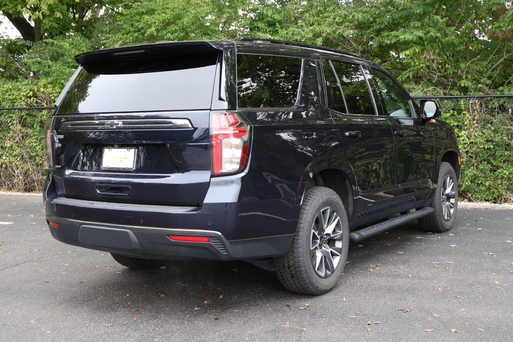Used 2022 Chevrolet Tahoe Z71 w/ Luxury Package AWD/4WD image 11