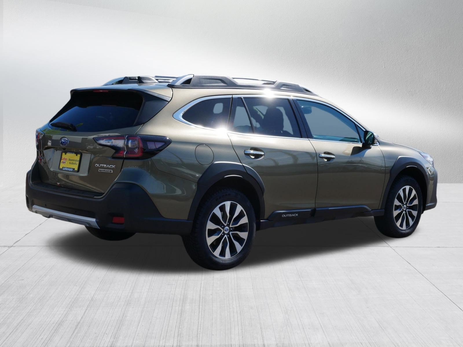 Used 2023 Subaru Outback Touring AWD/4WD image 7