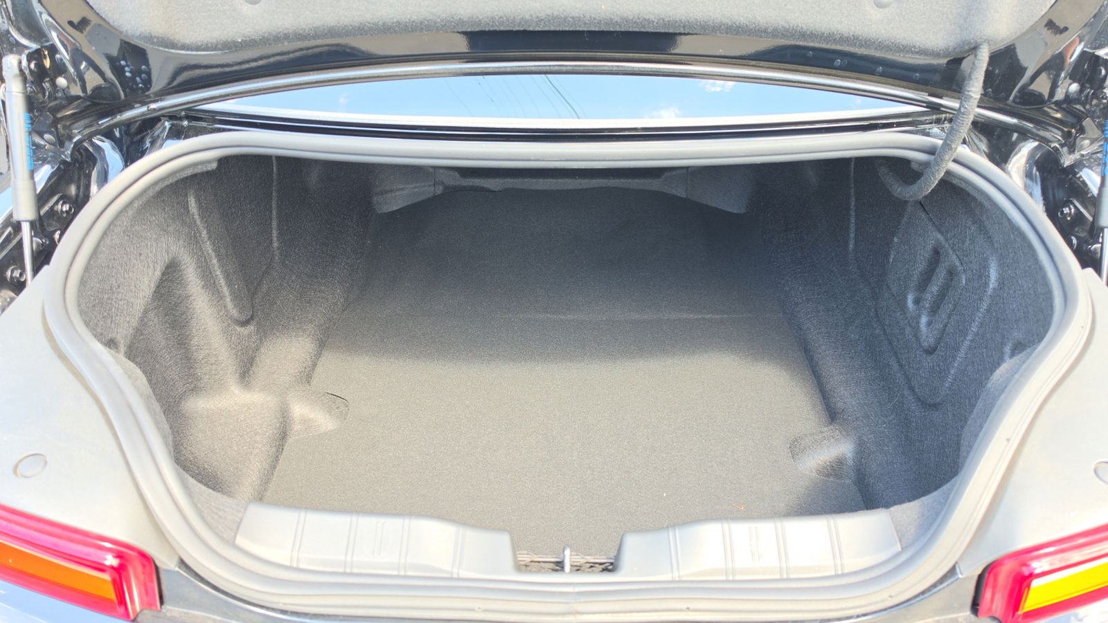 Used 2018 Chevrolet Camaro ZL1 RWD image 20