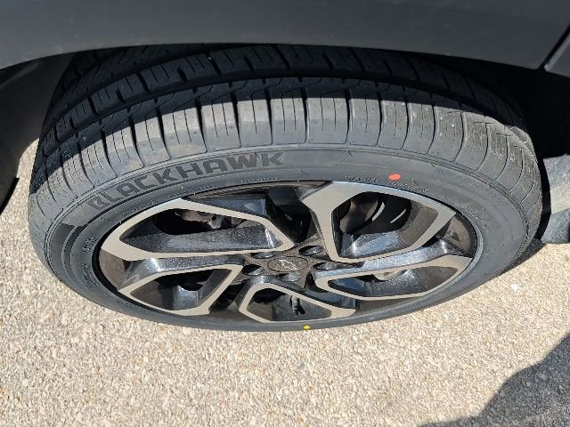 Used 2024 Chevrolet Trax RS w/ Driver Confidence Package FWD image 13