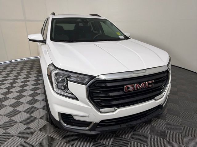 Used 2022 GMC Terrain SLE w/ Driver Convenience Package image 9