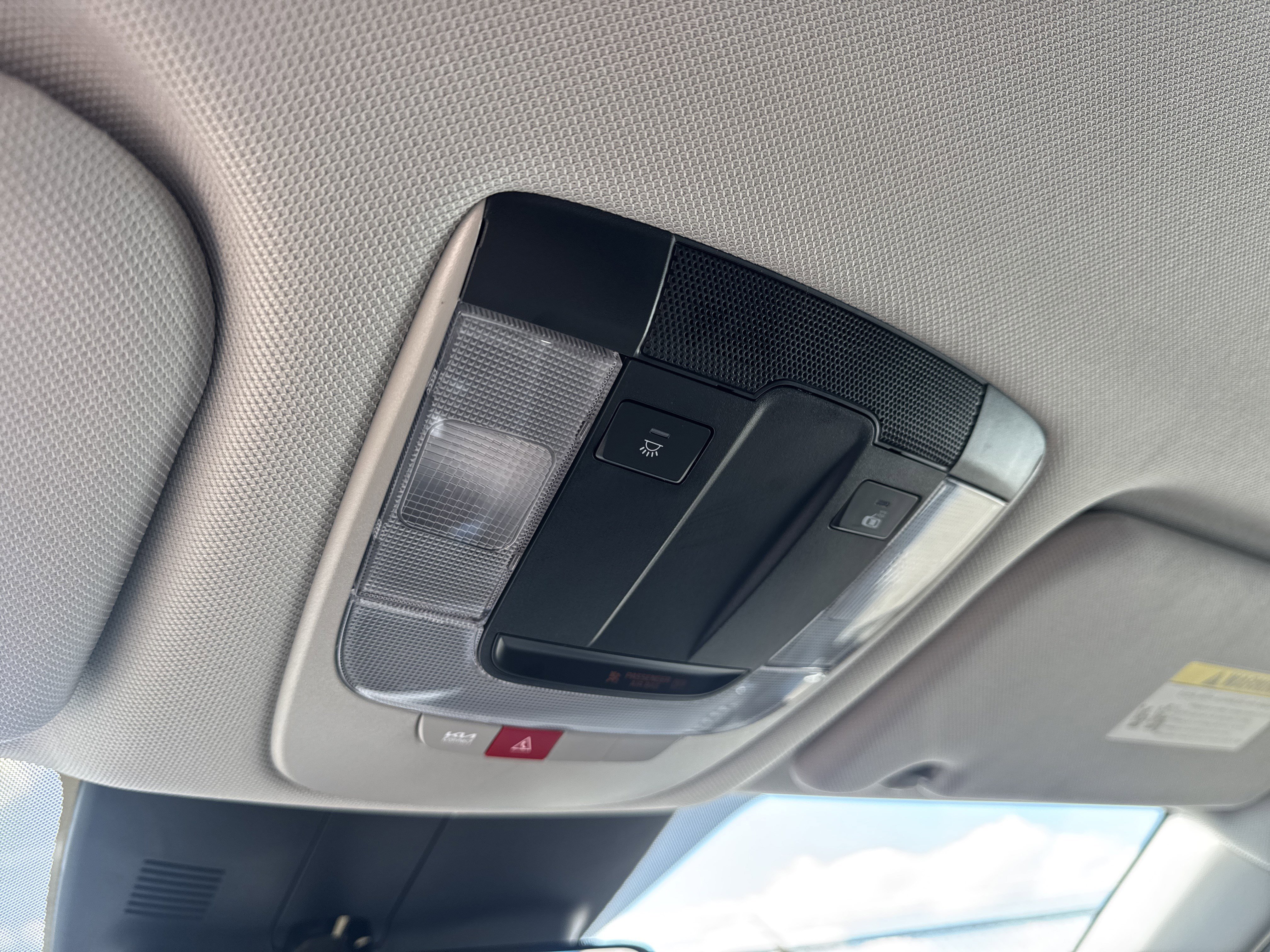 Certified 2025 Kia Sorento LX image 30