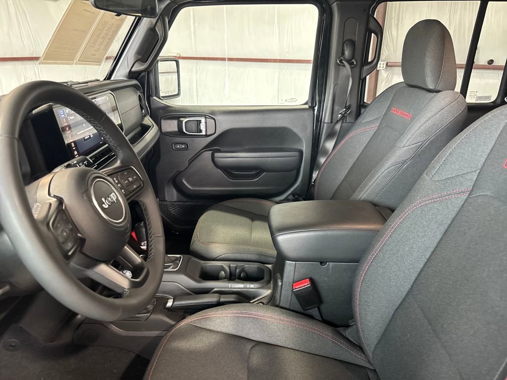 Used 2025 Jeep Wrangler Unlimited Rubicon image 11