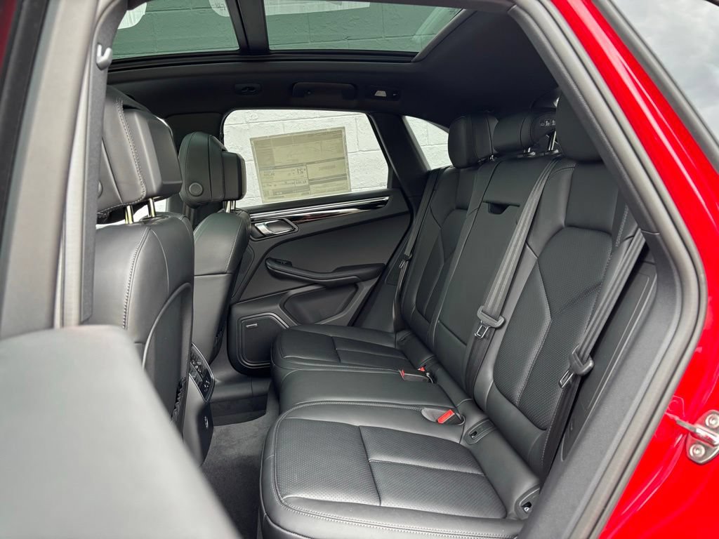 New 2026 Porsche Macan AWD/4WD image 7