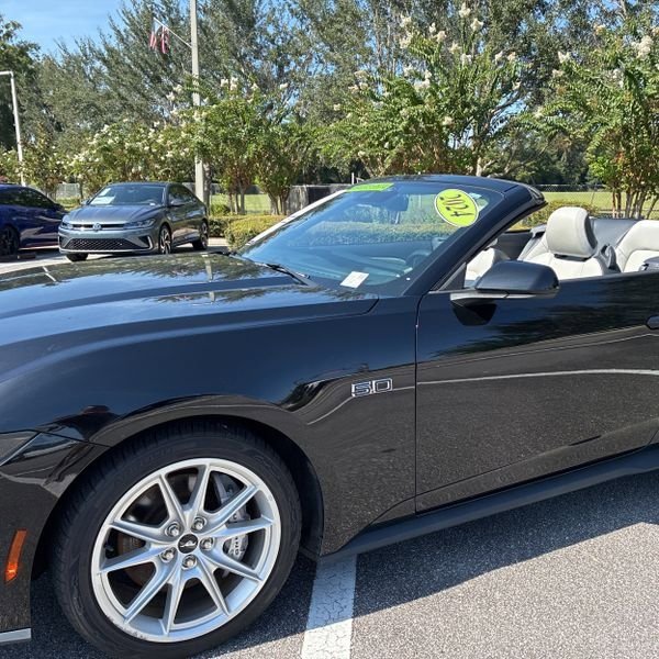 Used 2024 Ford Mustang GT Premium image 18