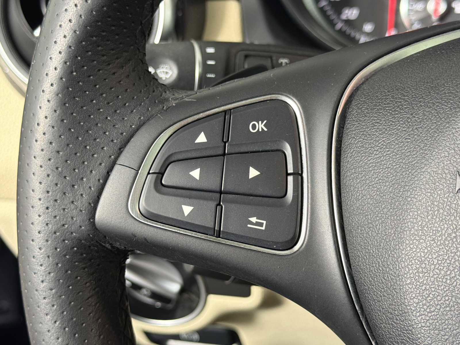 Used 2018 Mercedes-Benz GLA 250 image 26