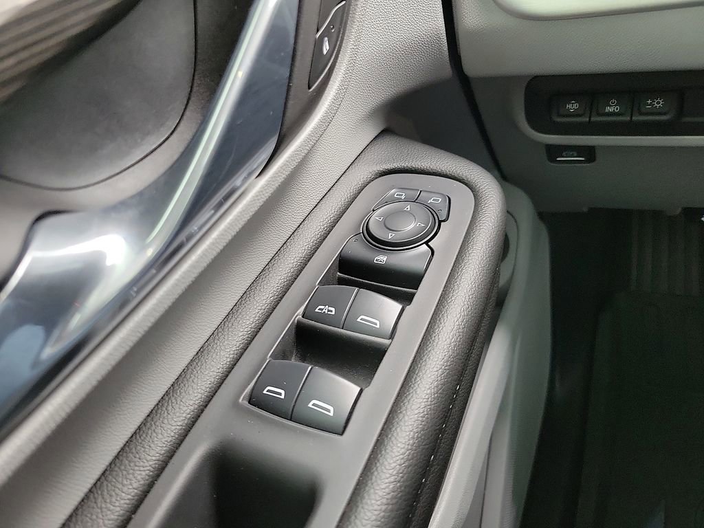 Used 2024 GMC Terrain SLT w/ Tech Package image 13