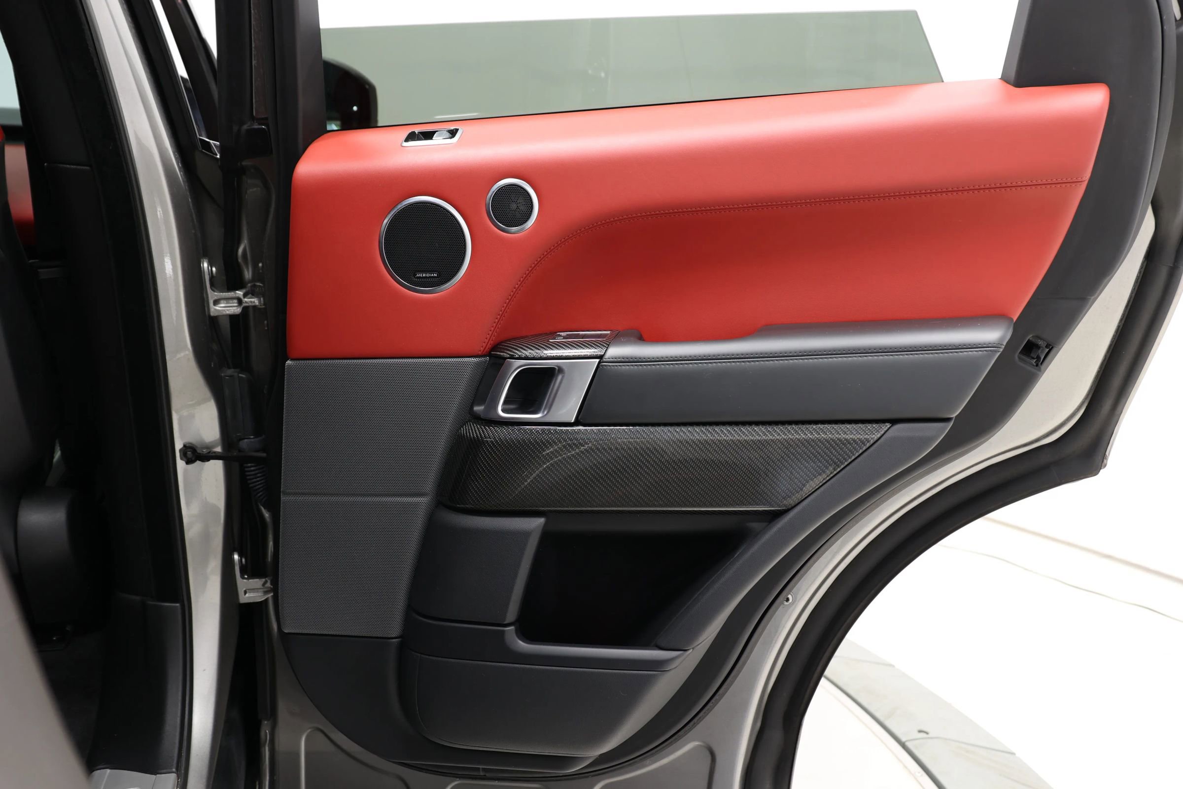 Used 2020 Land Rover Range Rover Sport SVR image 64