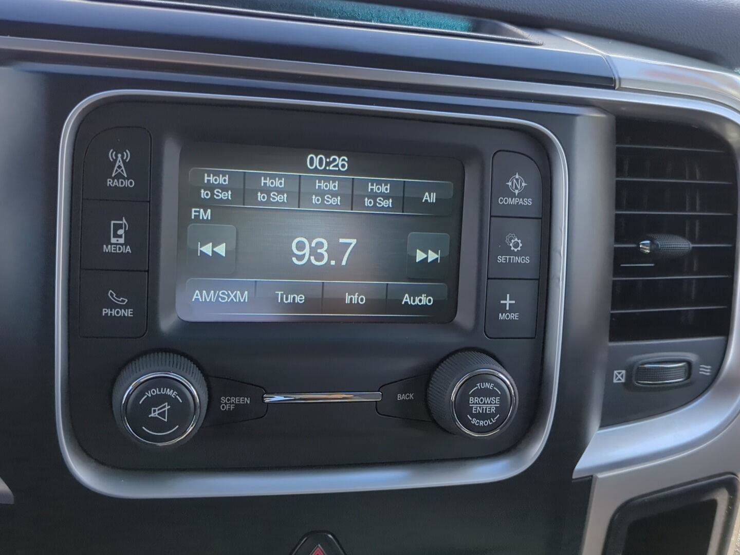 Used 2014 RAM 2500 SLT AWD/4WD image 17