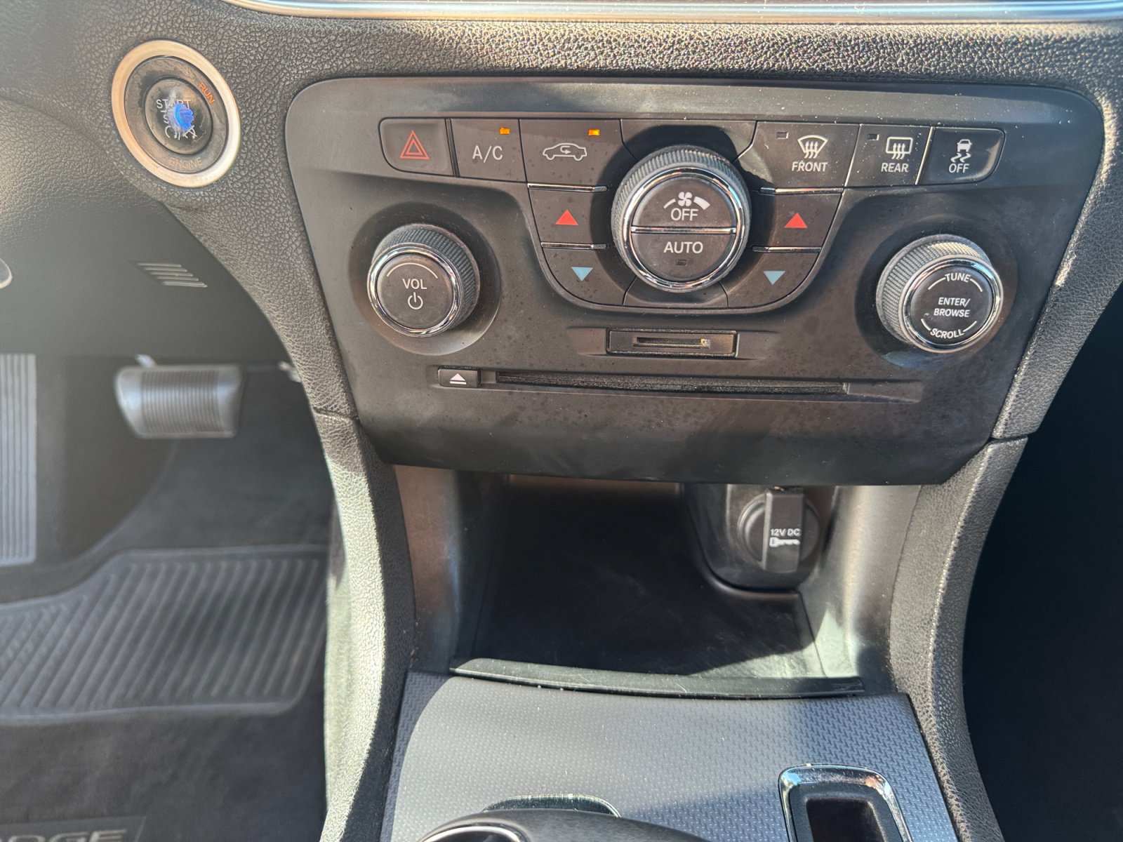 Used 2013 Dodge Charger SXT w/ Blacktop Pkg RWD image 21