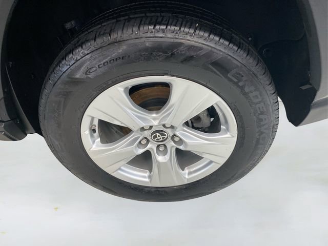 Used 2021 Toyota RAV4 LE image 18