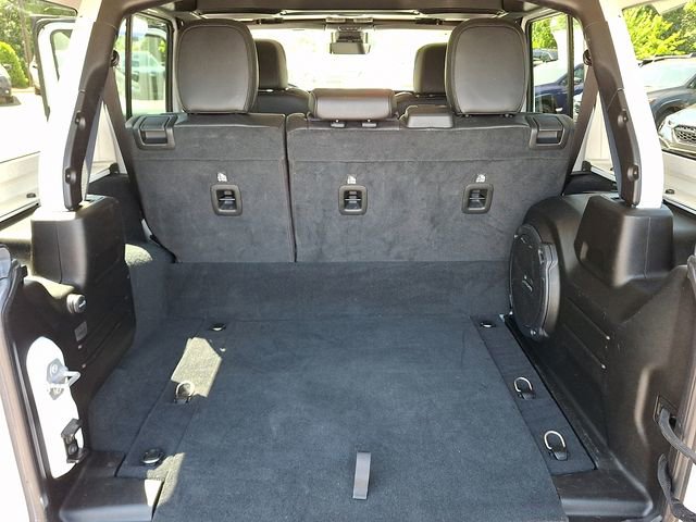 Used 2022 Jeep Wrangler Unlimited Sahara w/ Cold Weather Group AWD/4WD image 29