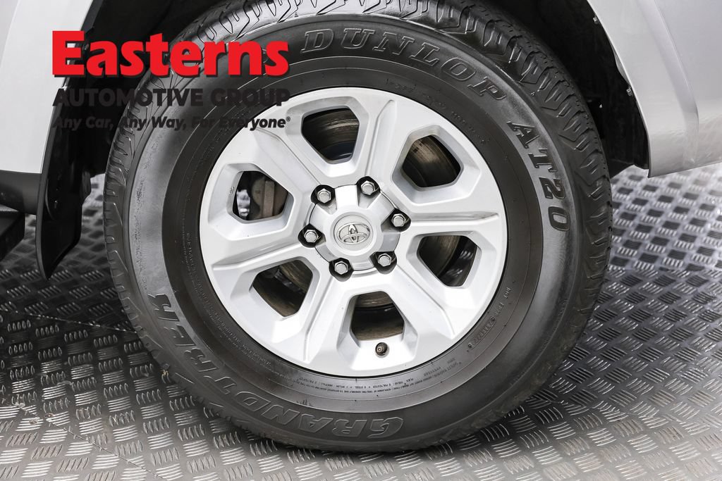 Used 2024 Toyota 4Runner SR5 AWD/4WD image 27