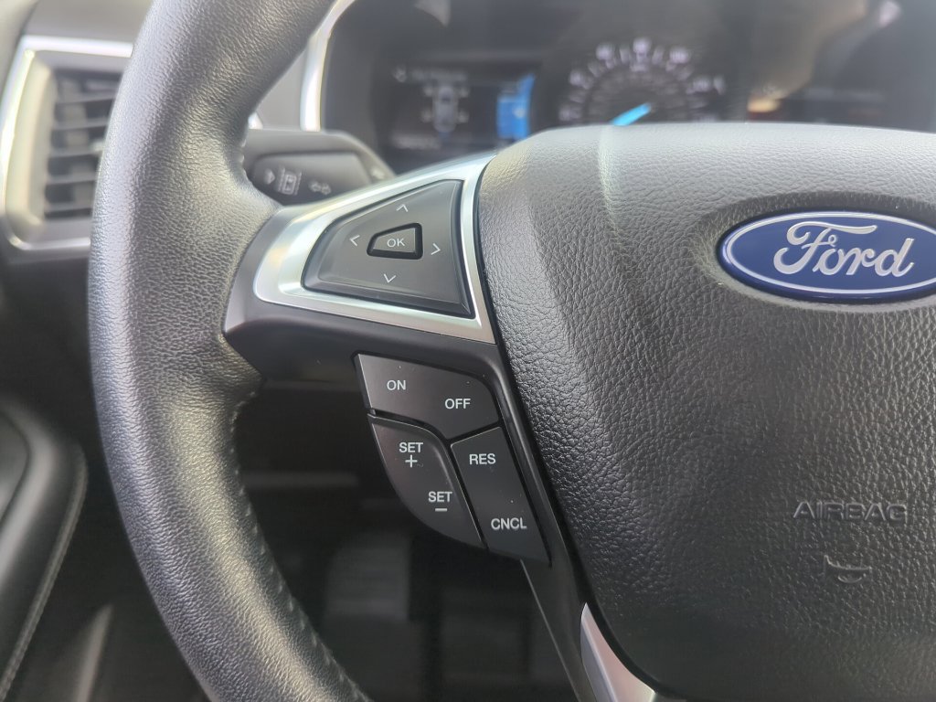 Used 2020 Ford Edge Titanium AWD/4WD image 25