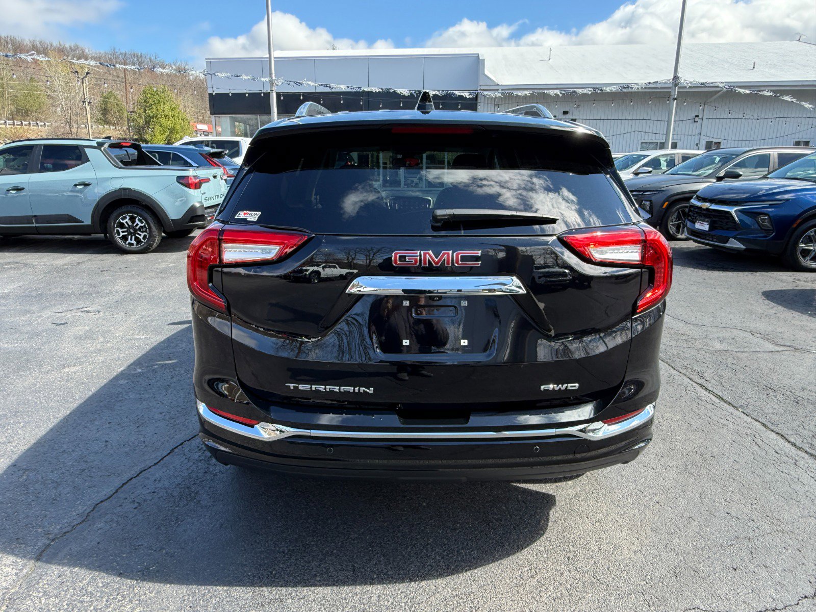 Used 2024 GMC Terrain Denali w/ Black Diamond Edition image 4