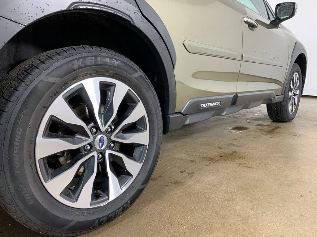 Used 2023 Subaru Outback Touring AWD/4WD image 9