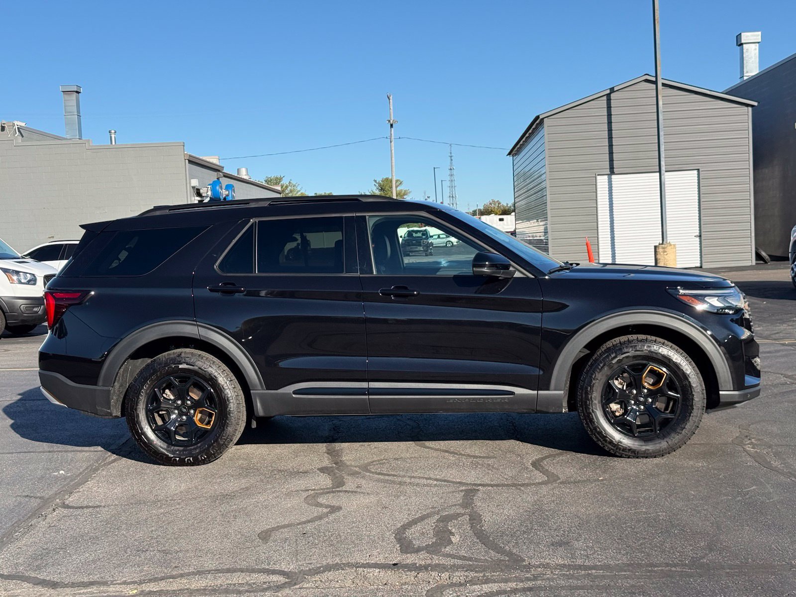 Used 2026 Ford Explorer Tremor w/ Tremor Ultimate Package AWD/4WD image 3