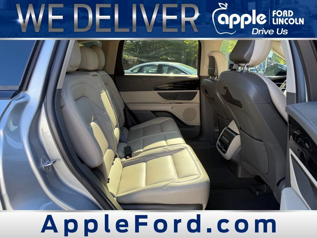 Used 2024 Lincoln Nautilus Premier AWD/4WD image 9