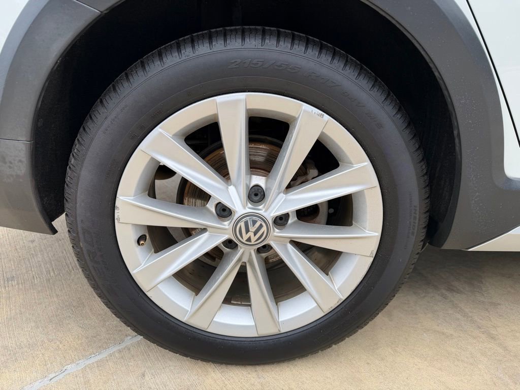 Used 2019 Volkswagen Golf Alltrack S image 9