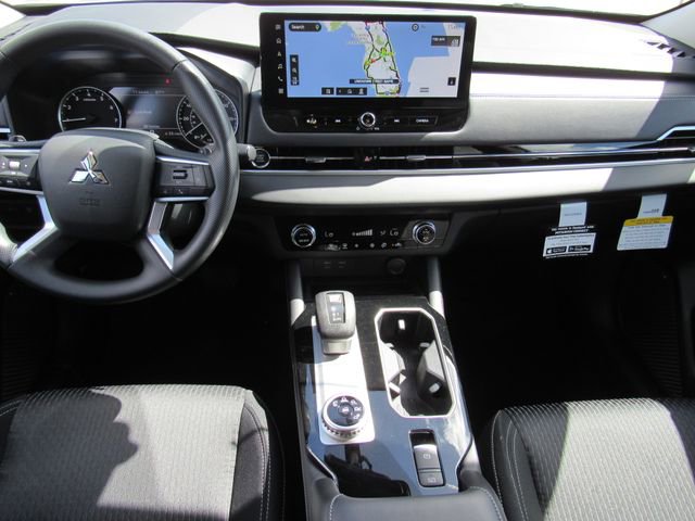 New 2026 Mitsubishi Outlander ES image 16