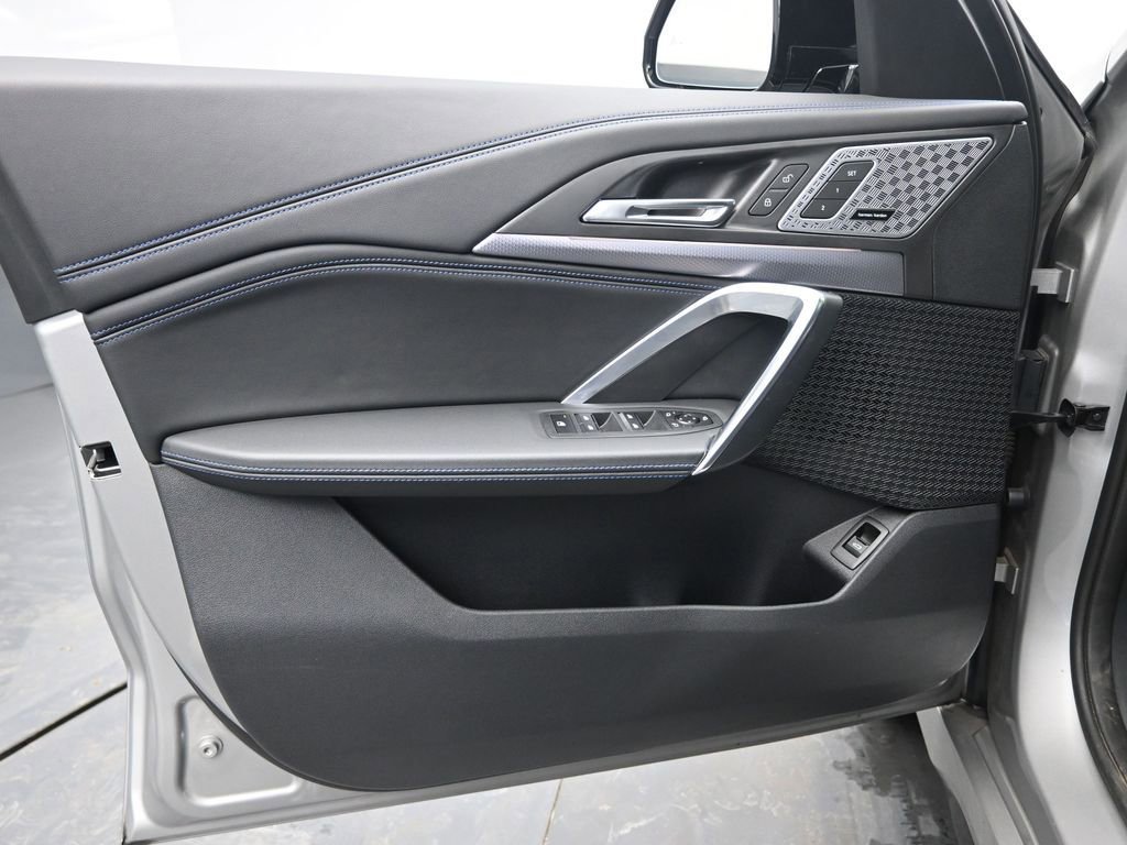 Used 2025 BMW X1 M35i w/ Premium Package image 24