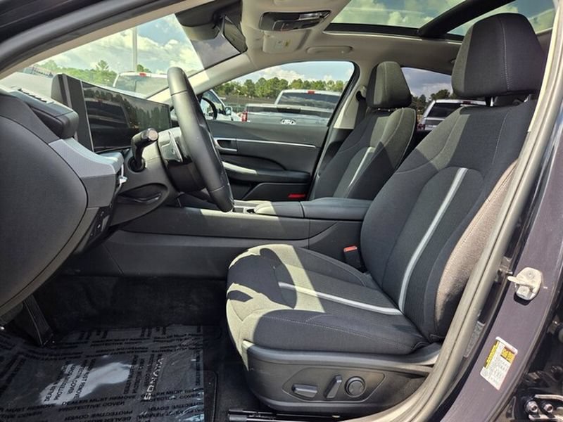 Used 2024 Hyundai Sonata SEL w/ Convenience Package FWD image 9