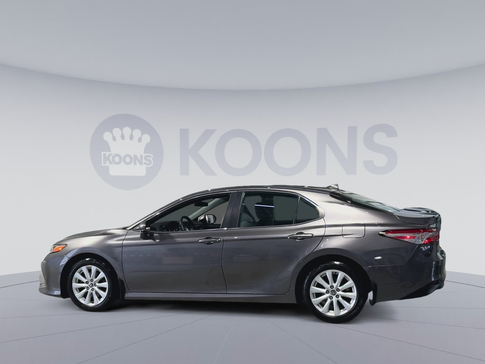 Used 2020 Toyota Camry LE FWD image 10