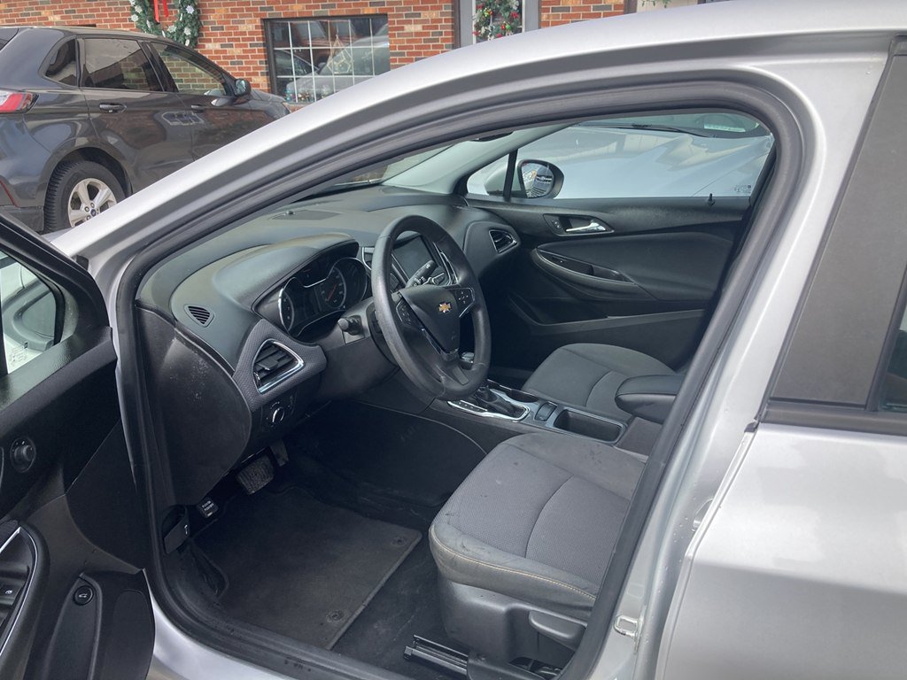 Used 2019 Chevrolet Cruze LS w/ LS Fleet Convenience Package FWD image 6