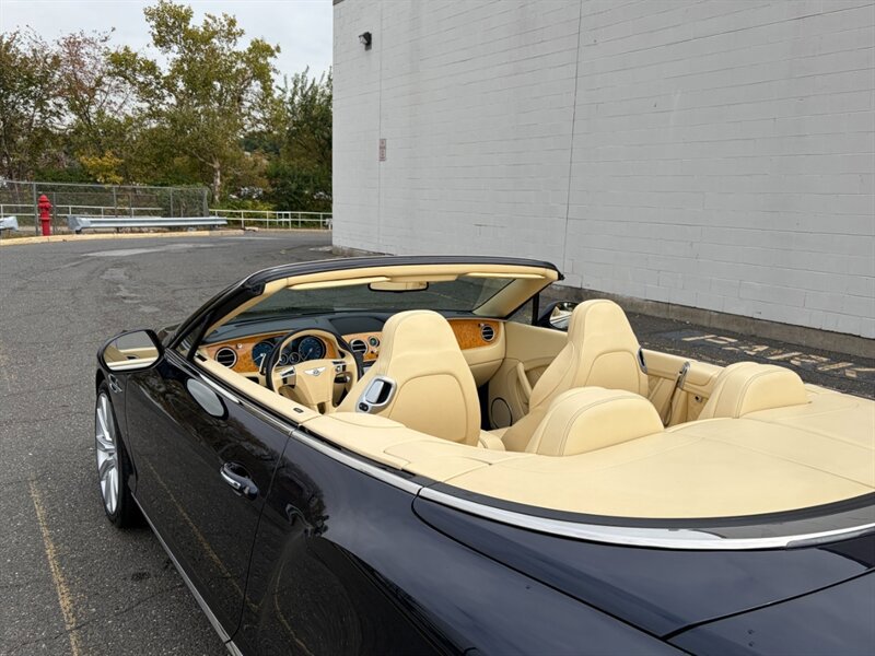 Used 2017 Bentley Continental GT image 35