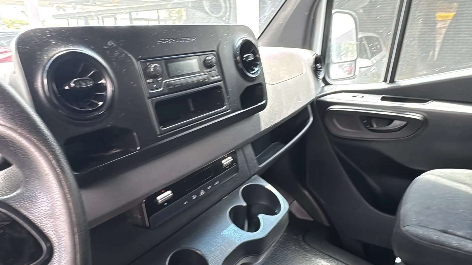 Used 2021 Freightliner Sprinter 2500 RWD image 17