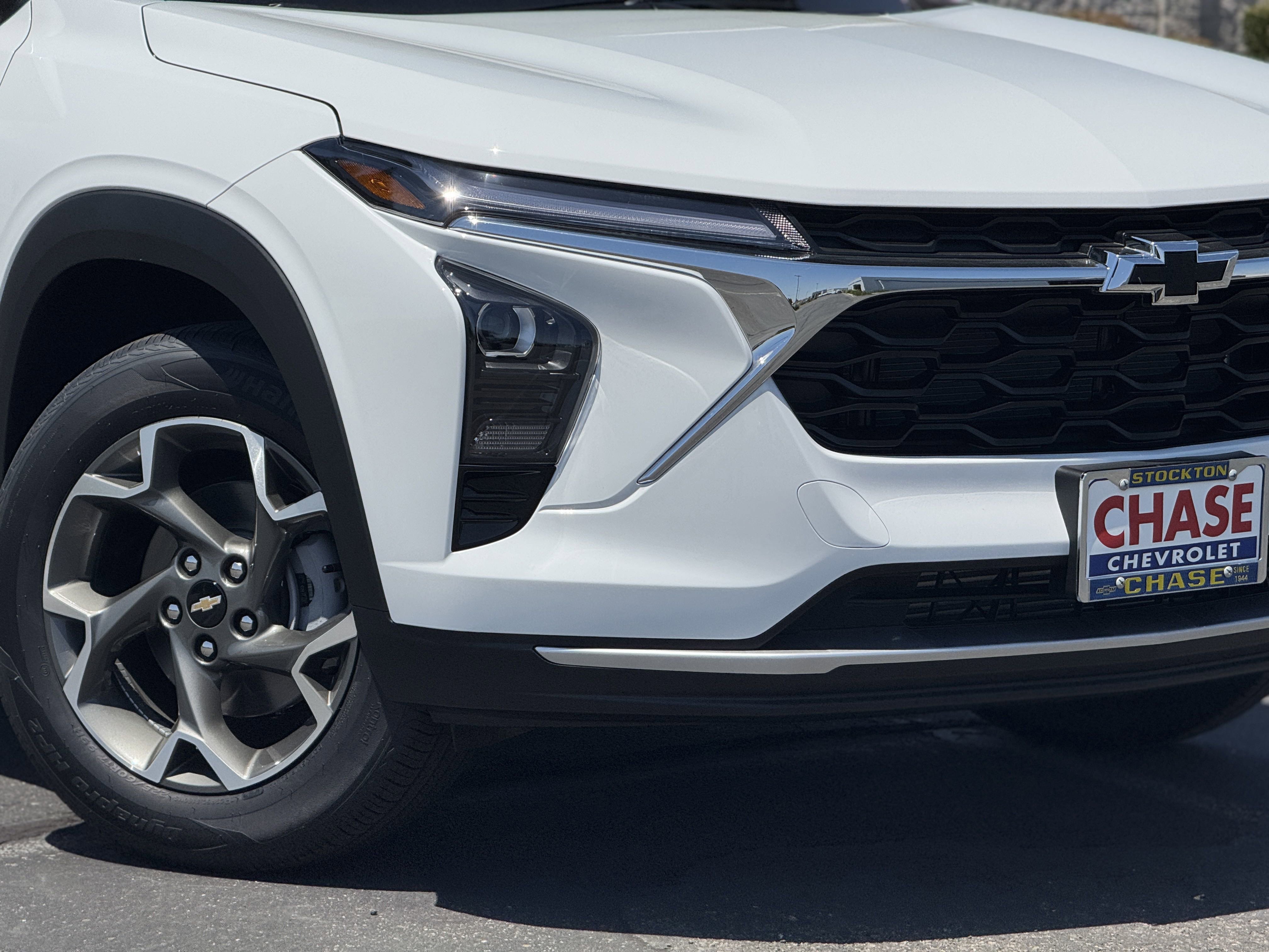 New 2025 Chevrolet Trax LT w/ Driver Confidence Package image 3