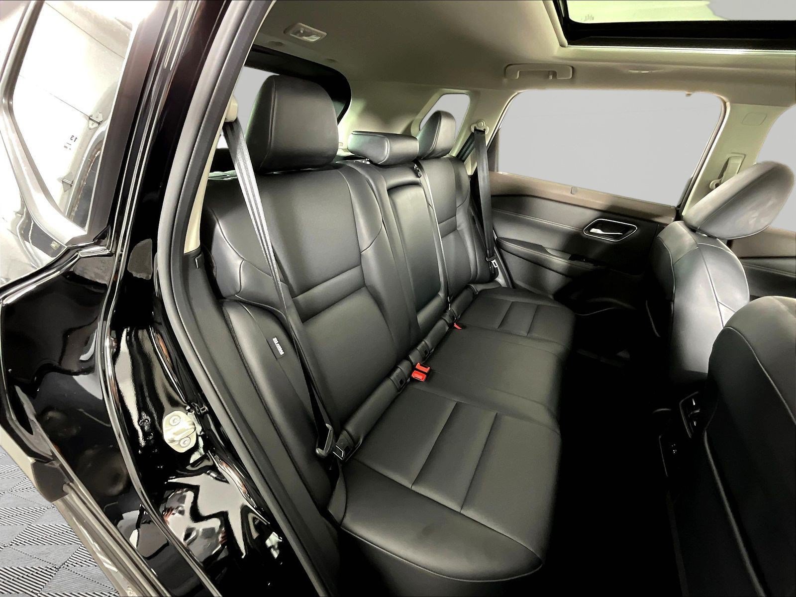 Certified 2021 Nissan Rogue SV w/ Premium Package AWD/4WD image 25