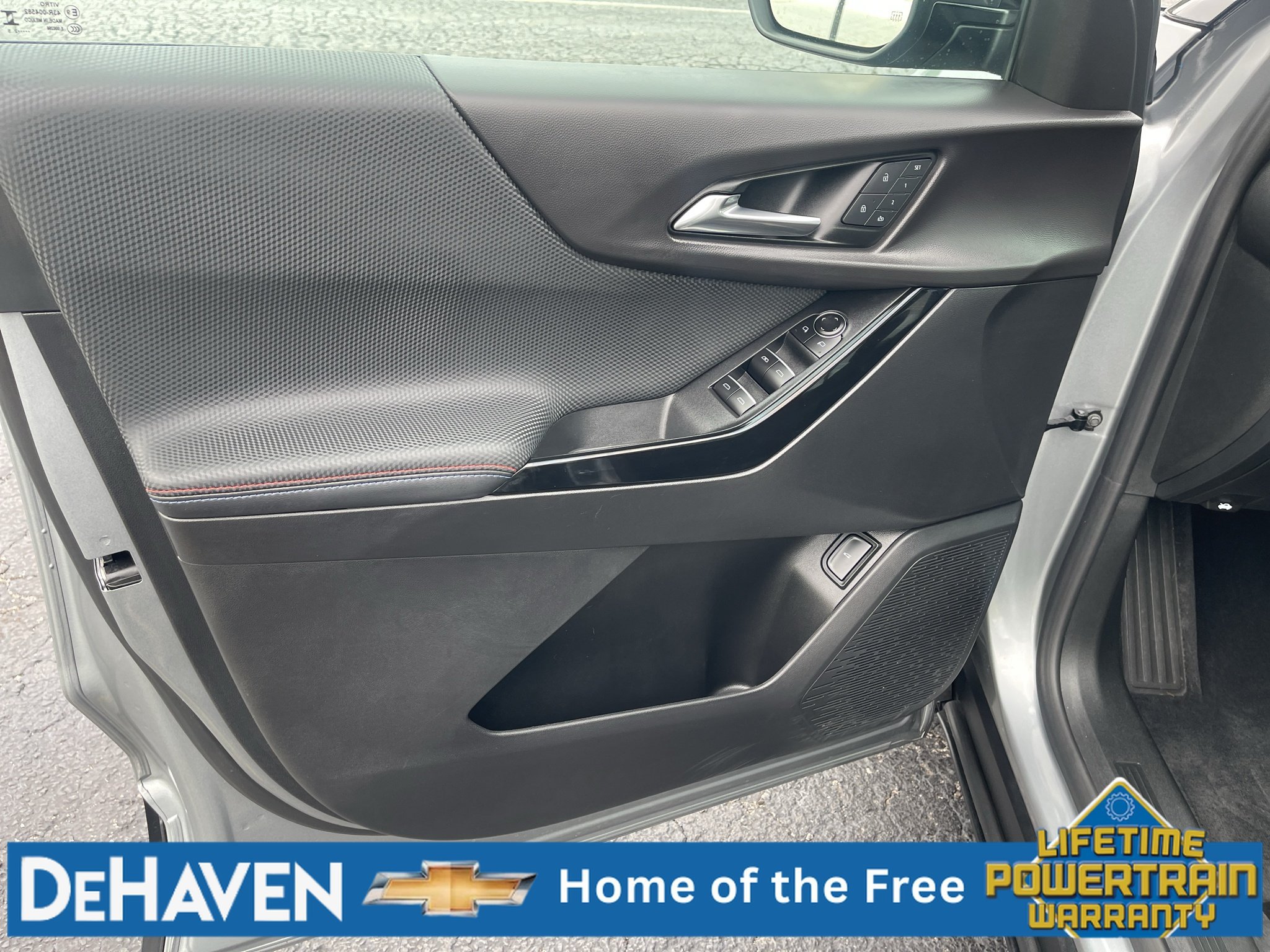 Used 2025 Chevrolet Equinox RS w/ Safety and Technology Package AWD/4WD image 23