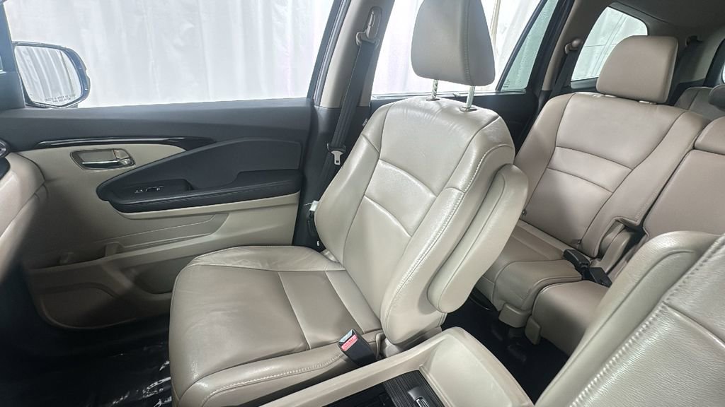 Used 2016 Honda Pilot Touring image 13