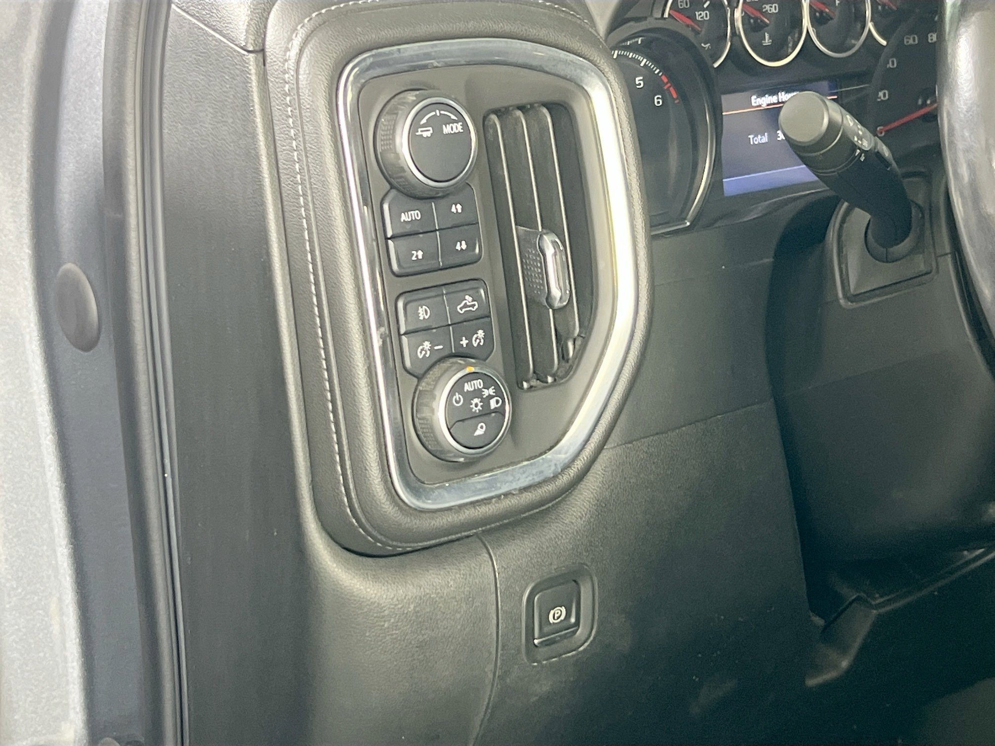 Used 2021 Chevrolet Silverado 1500 RST AWD/4WD image 10