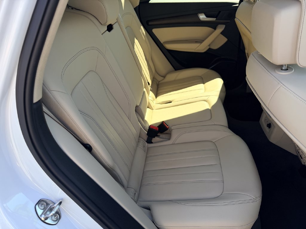 Used 2023 Audi Q5 2.0T Premium w/ Convenience Package AWD/4WD image 13