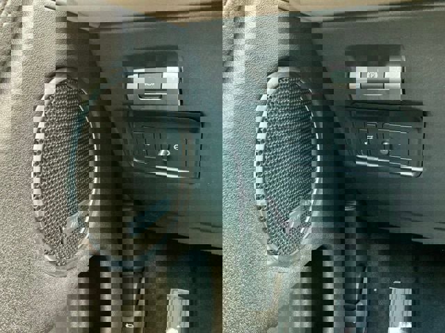 Used 2023 Land Rover Discovery Sport SE image 24