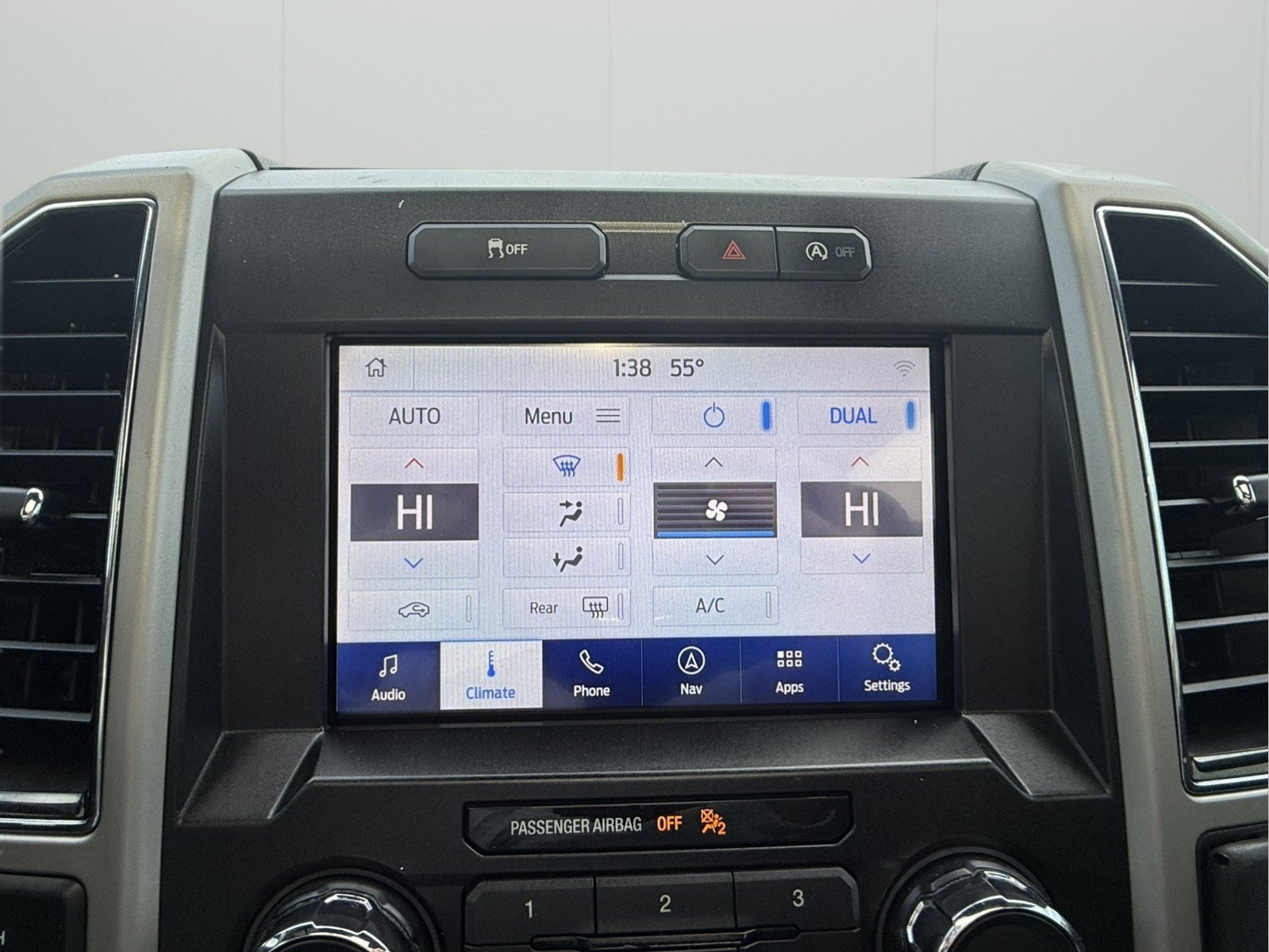 Used 2019 Ford F150 Lariat image 24